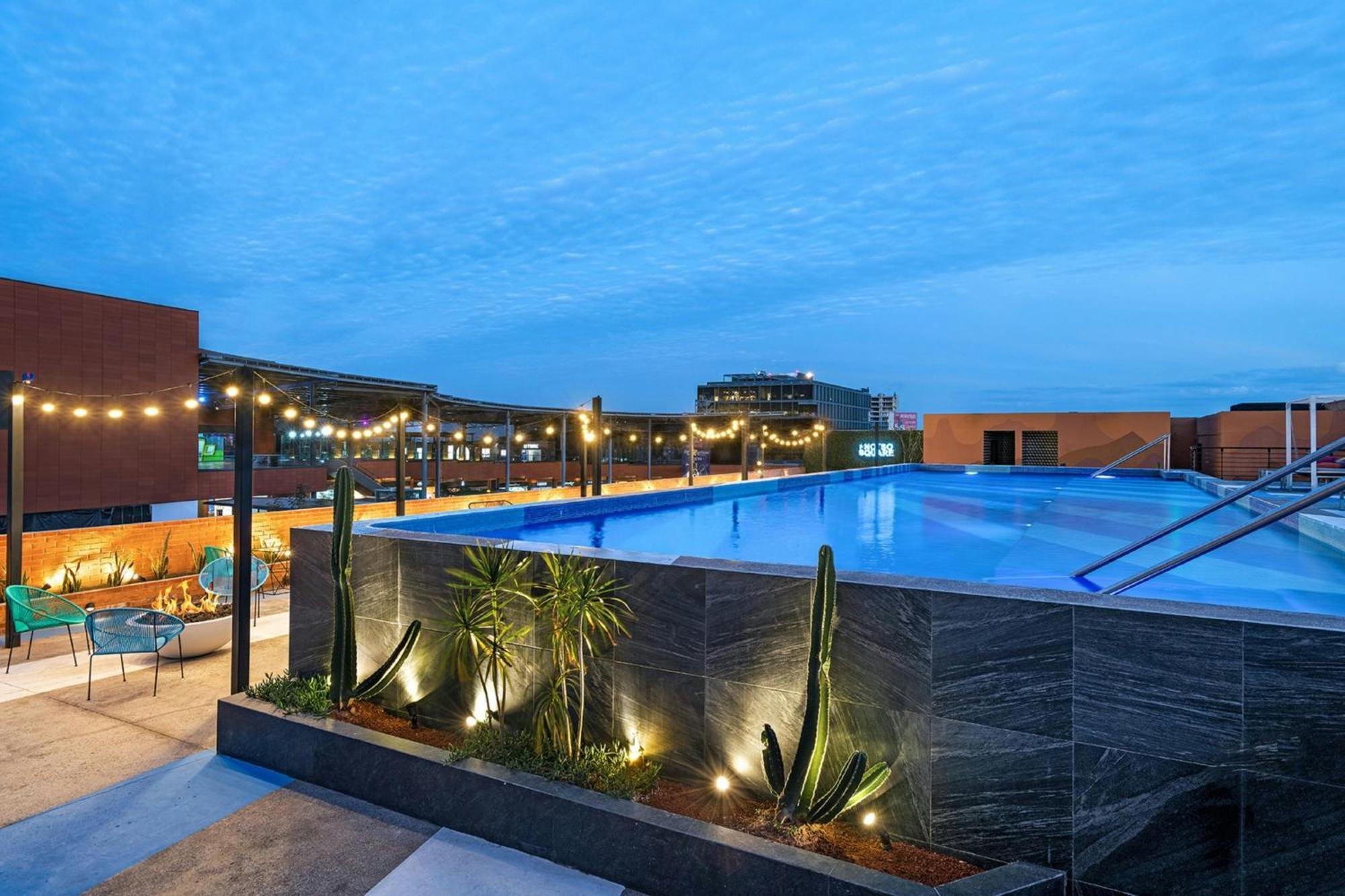 Aloft Guadalajara Sur Hotell Santa Anita  Exteriör bild
