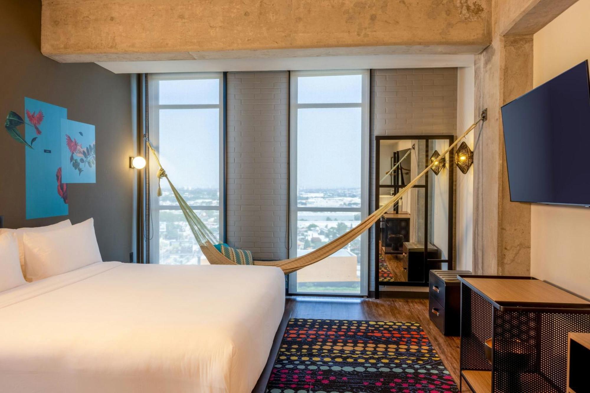 Aloft Guadalajara Sur Hotell Santa Anita  Exteriör bild