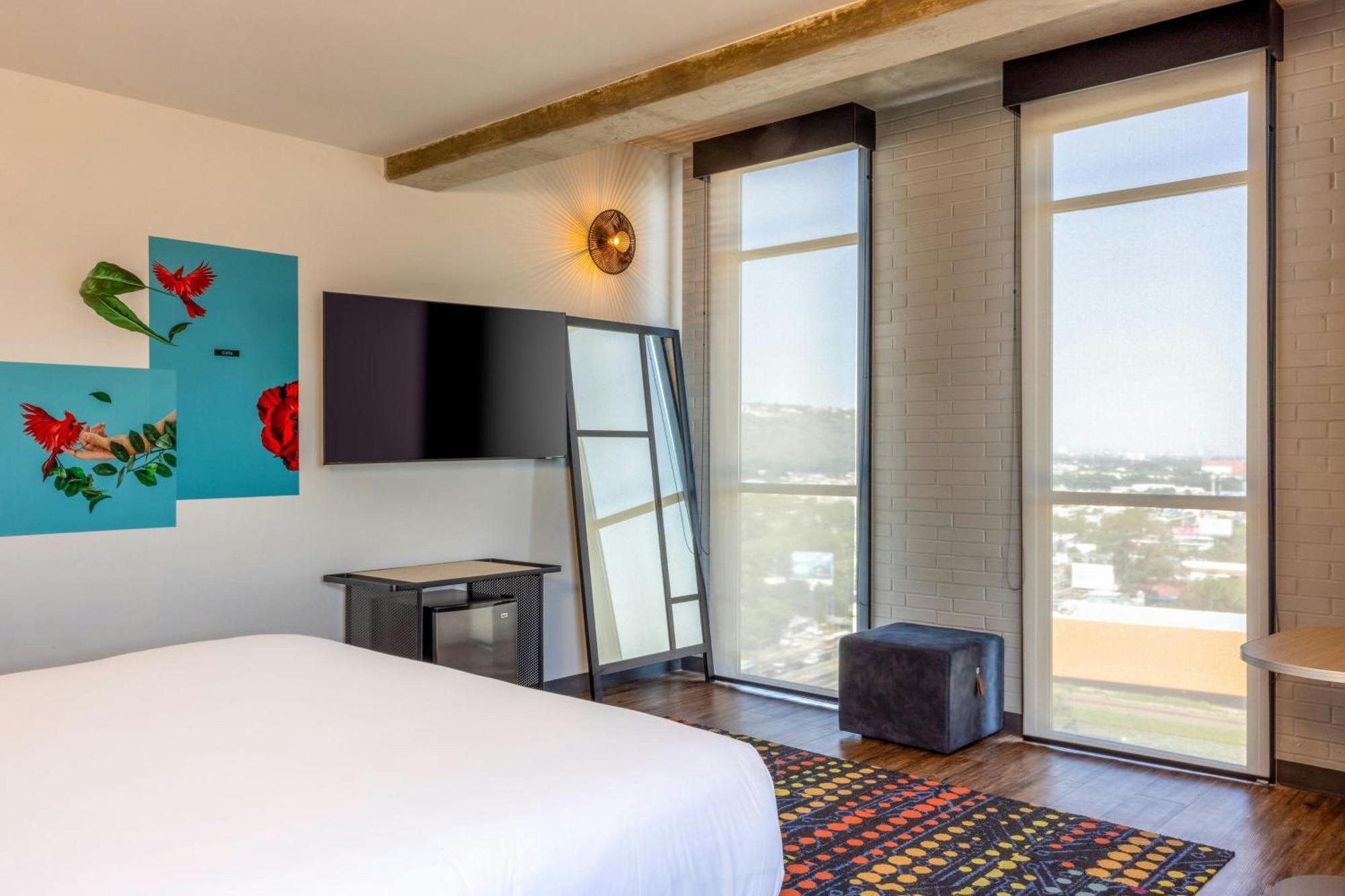 Aloft Guadalajara Sur Hotell Santa Anita  Exteriör bild